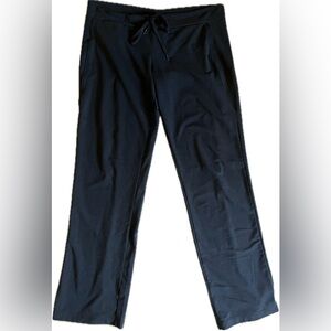 Adidas climalite Golf Pants with Elastic Waistband and Straight Leg. Size Large